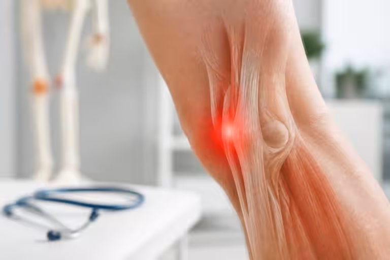 découvrez les causes courantes de la douleur tendineuse derrière le genou et les options de traitement efficaces pour soulager cet inconfort et retrouver votre mobilité.